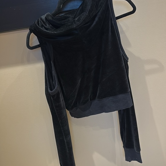 velour sweater cut off shoulders - Picture 5 of 5